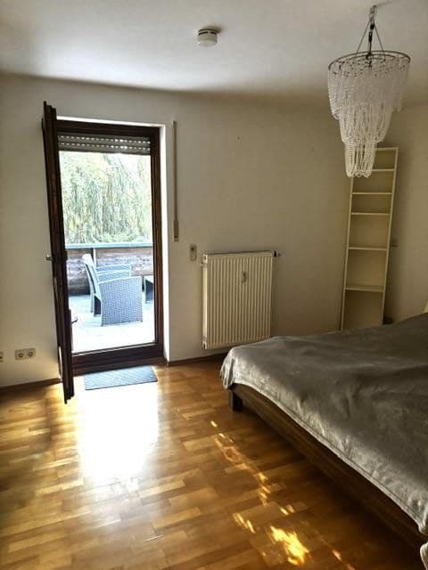 Prenájom bytu 2-izbový 77 m², München, Bavorsko Prenájom bytu 2-izbový 77 m², München, Bavorsko