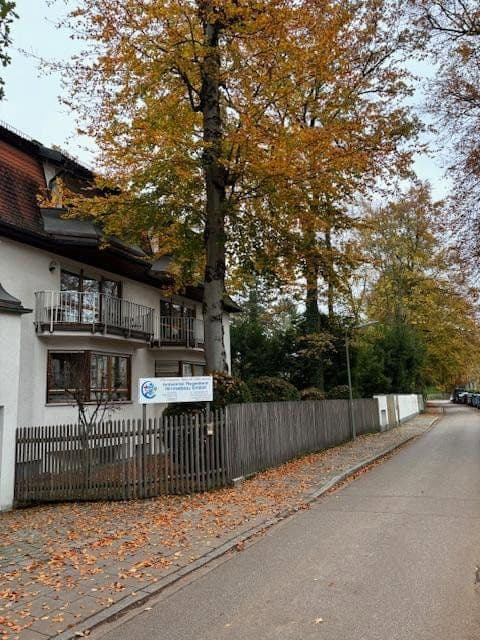 Prenájom bytu 2-izbový 77 m², München, Bavorsko Prenájom bytu 2-izbový 77 m², München, Bavorsko