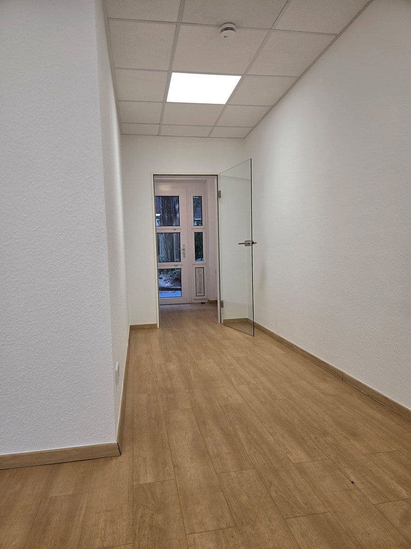 Prenájom bytu 3-izbový 114 m², Höhenstraße 25, Düsseldorf, Severné Porýnie - Westfálsko Prenájom bytu 3-izbový 114 m², Höhenstraße 25, Düsseldorf, Severné Porýnie - Westfálsko
