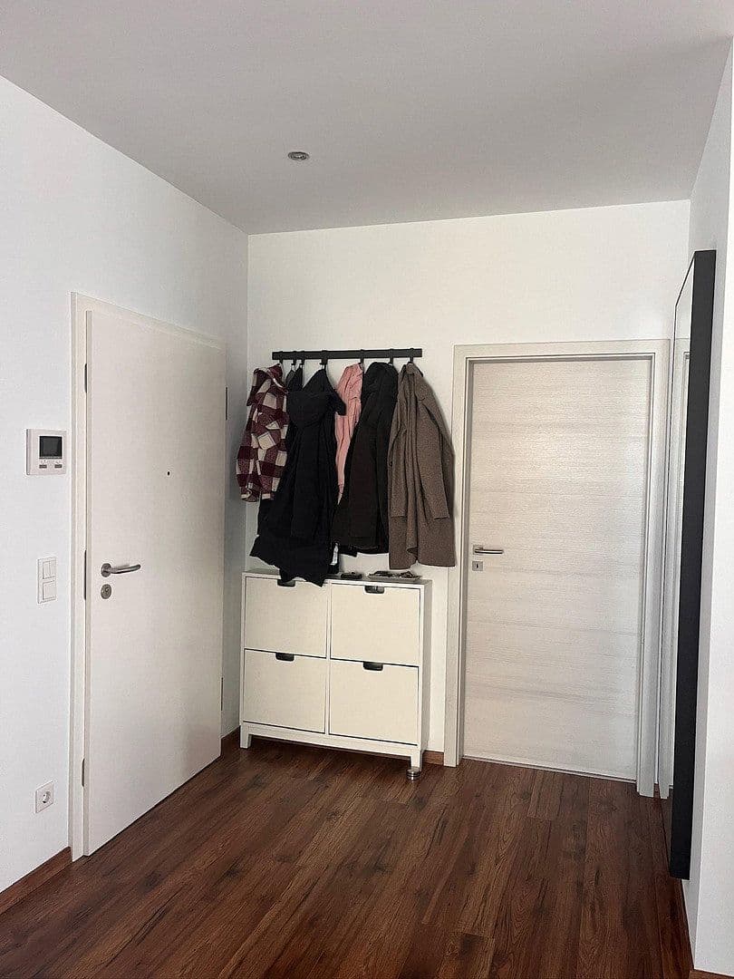 Prenájom bytu 2-izbový 94 m², Saarbrücken, Sársko Prenájom bytu 2-izbový 94 m², Saarbrücken, Sársko
