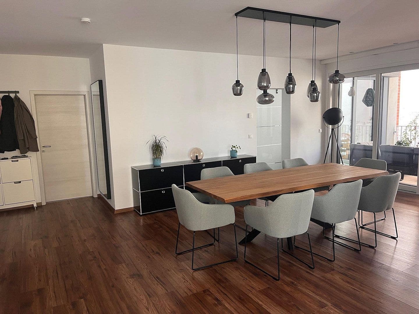 Prenájom bytu 2-izbový 94 m², Saarbrücken, Sársko Prenájom bytu 2-izbový 94 m², Saarbrücken, Sársko