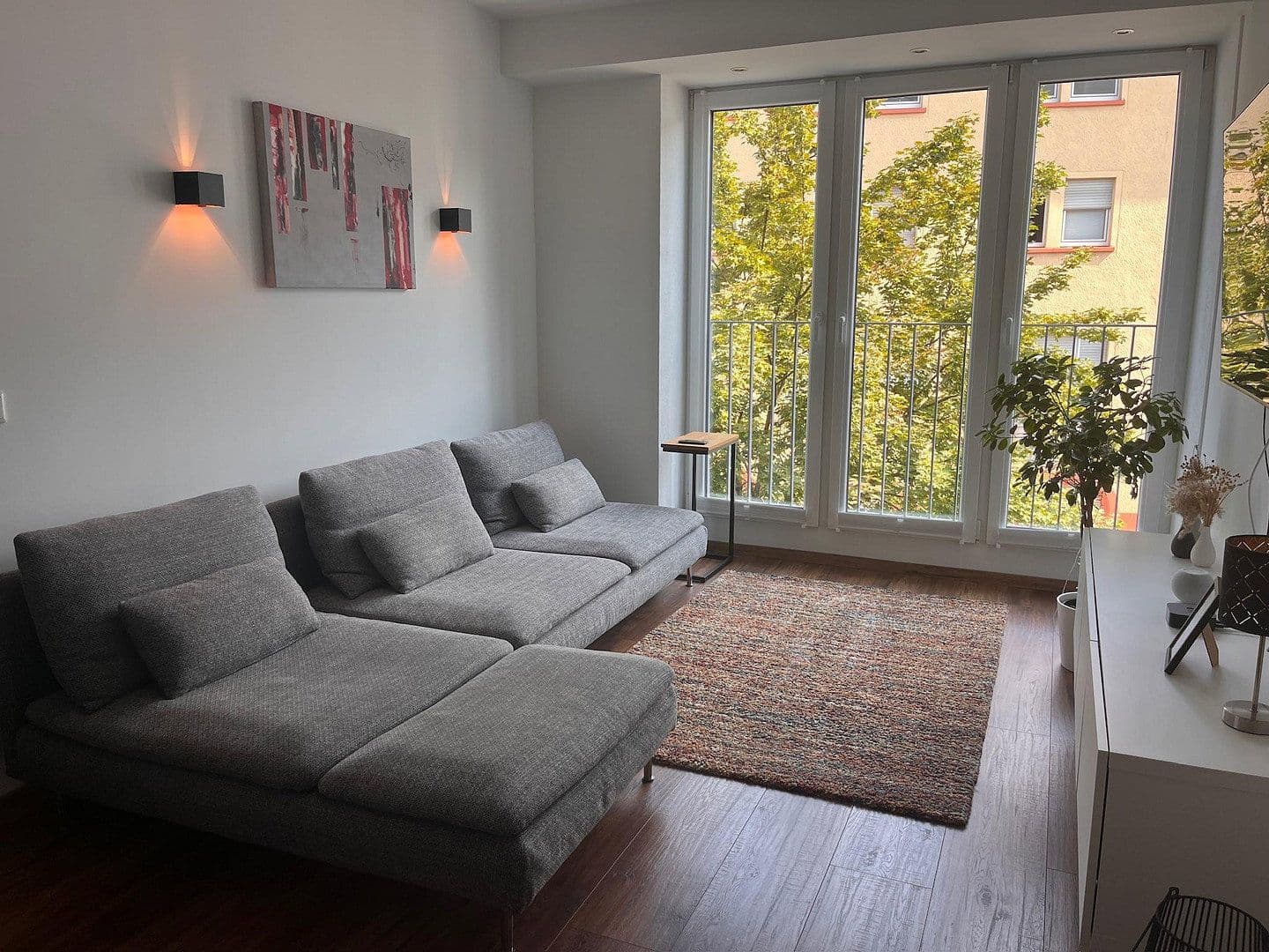 Prenájom bytu 2-izbový 94 m², Saarbrücken, Sársko Prenájom bytu 2-izbový 94 m², Saarbrücken, Sársko