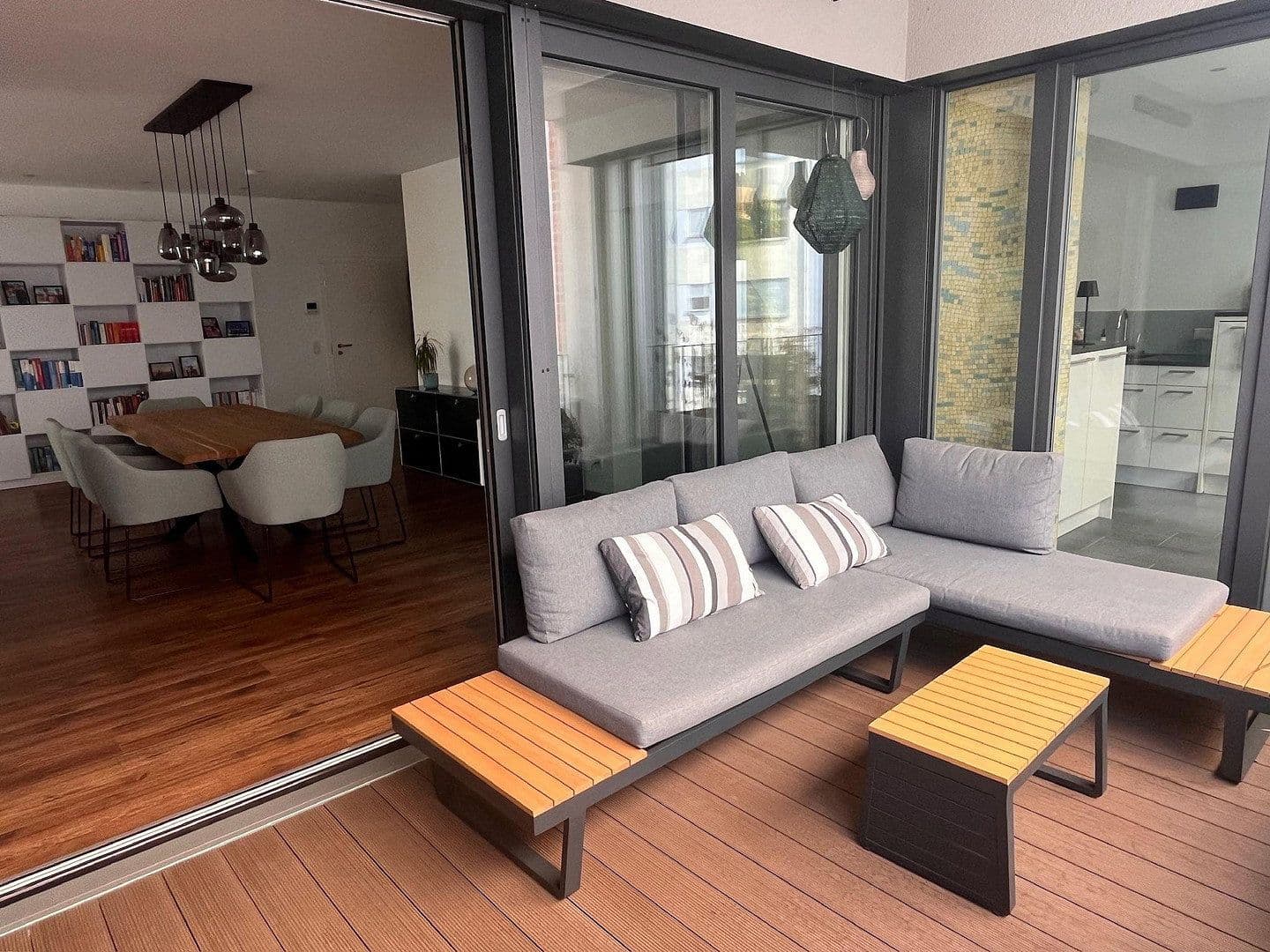 Prenájom bytu 2-izbový 94 m², Saarbrücken, Sársko Prenájom bytu 2-izbový 94 m², Saarbrücken, Sársko