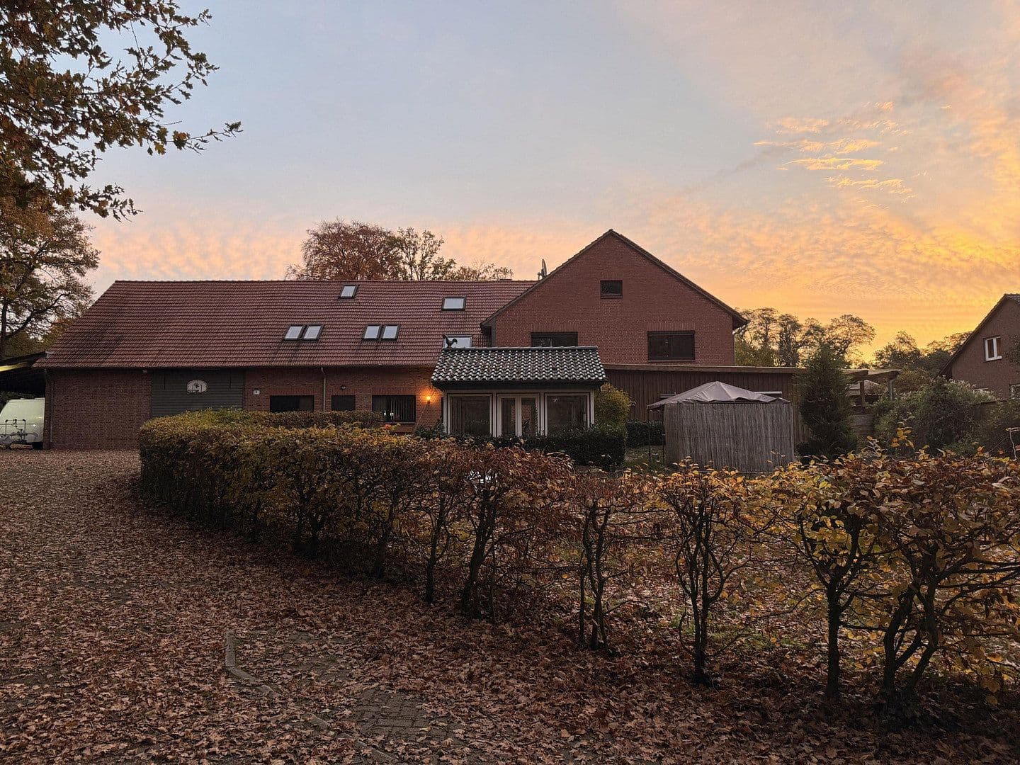 Predaj domu 427 m², pozemok 2.402 m², Kirchdorf, Dolné Sasko Predaj domu 427 m², pozemok 2.402 m², Kirchdorf, Dolné Sasko
