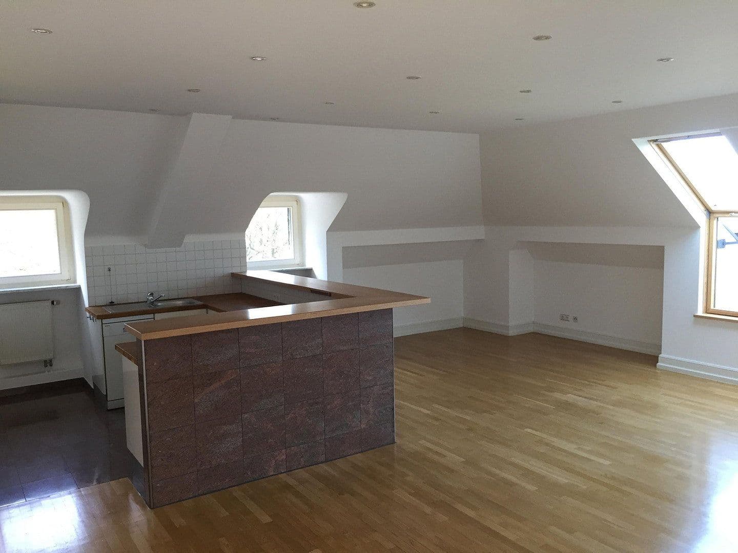 Prenájom bytu 3-izbový 110 m², Herdecke, Severné Porýnie - Westfálsko Prenájom bytu 3-izbový 110 m², Herdecke, Severné Porýnie - Westfálsko
