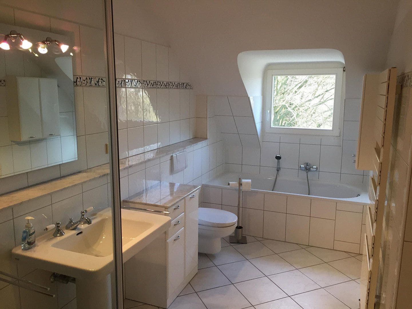 Prenájom bytu 3-izbový 110 m², Herdecke, Severné Porýnie - Westfálsko Prenájom bytu 3-izbový 110 m², Herdecke, Severné Porýnie - Westfálsko
