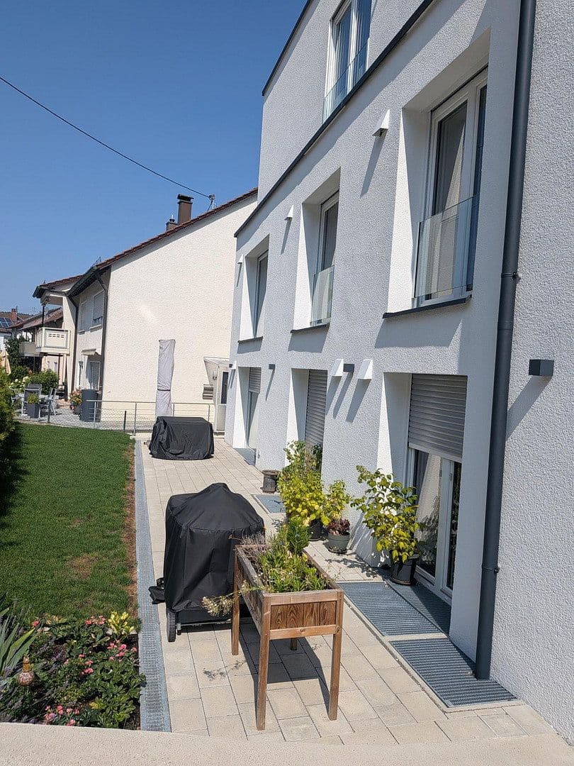 Prenájom bytu 3-izbový 108 m², Blaustein, Bádensko-Wurttembersko Prenájom bytu 3-izbový 108 m², Blaustein, Bádensko-Wurttembersko
