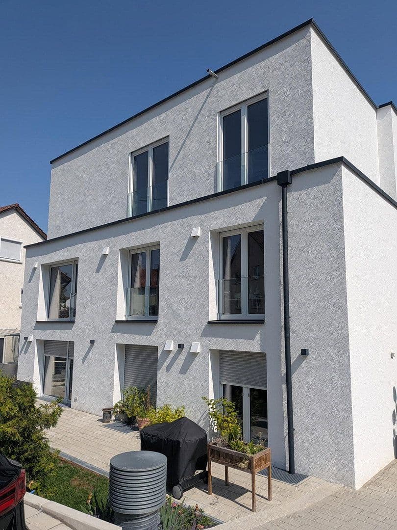 Prenájom bytu 3-izbový 108 m², Blaustein, Bádensko-Wurttembersko Prenájom bytu 3-izbový 108 m², Blaustein, Bádensko-Wurttembersko