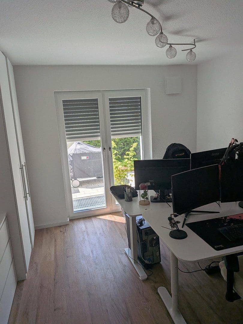 Prenájom bytu 3-izbový 108 m², Blaustein, Bádensko-Wurttembersko Prenájom bytu 3-izbový 108 m², Blaustein, Bádensko-Wurttembersko