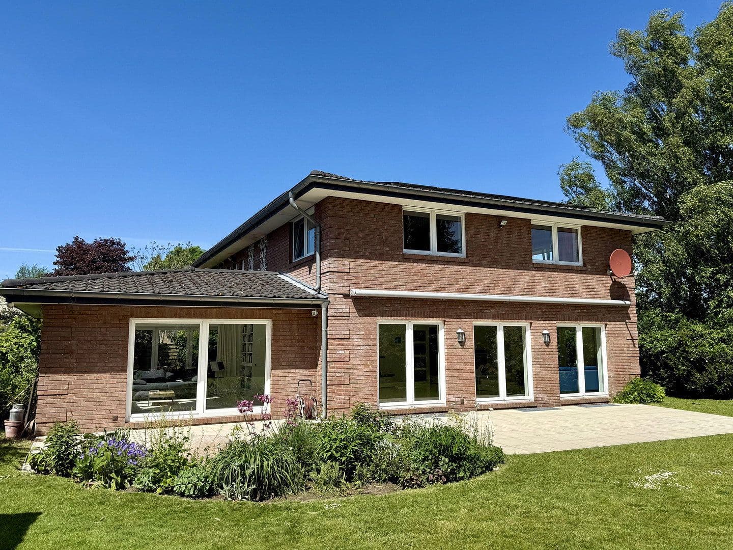 Predaj domu 285 m², pozemok 1.783 m², Wesseln, Šlezvicko-Holštajnsko Predaj domu 285 m², pozemok 1.783 m², Wesseln, Šlezvicko-Holštajnsko