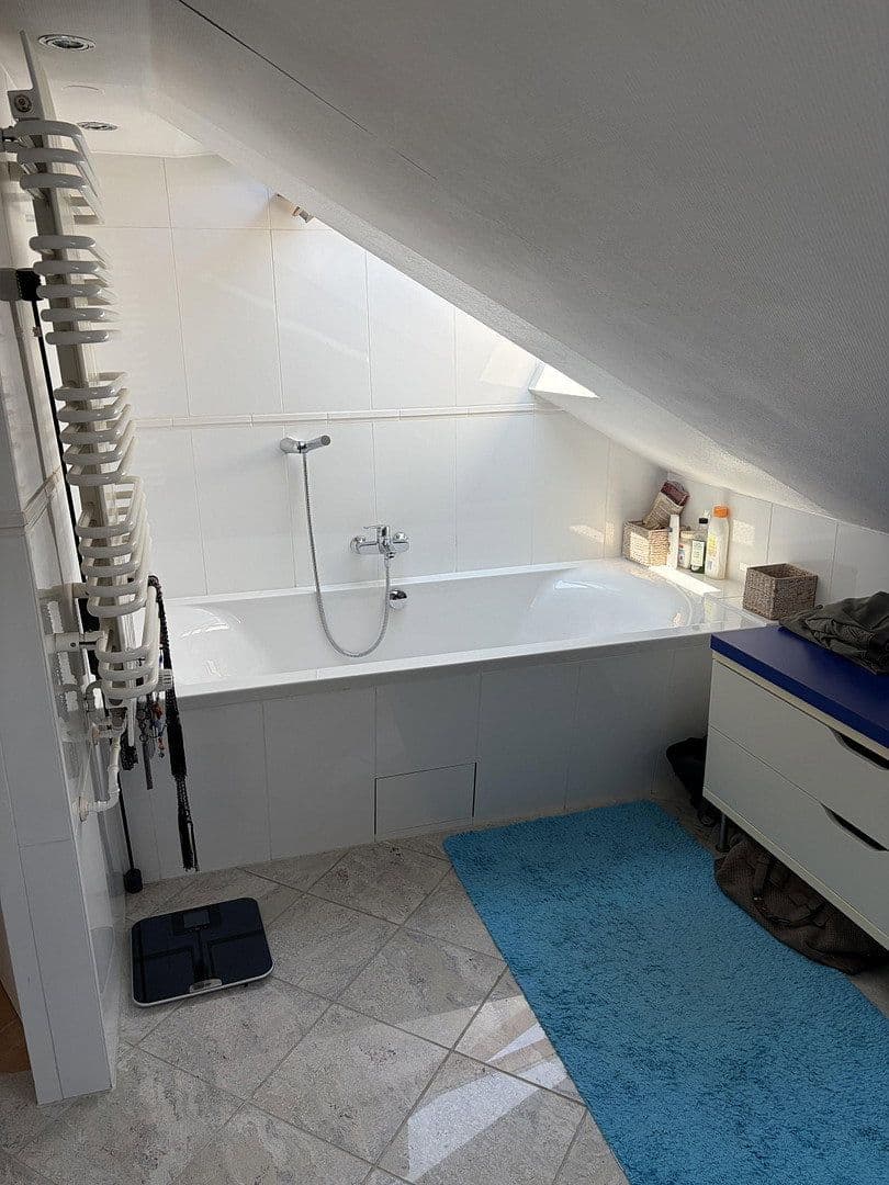Predaj domu 120 m², pozemok 239 m², Parkstrasse 28, Kelkheim (Taunus), Hesensko Predaj domu 120 m², pozemok 239 m², Parkstrasse 28, Kelkheim (Taunus), Hesensko