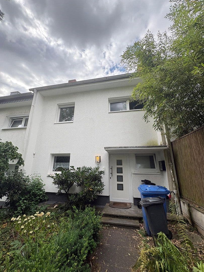 Predaj domu 120 m², pozemok 239 m², Parkstrasse 28, Kelkheim (Taunus), Hesensko Predaj domu 120 m², pozemok 239 m², Parkstrasse 28, Kelkheim (Taunus), Hesensko