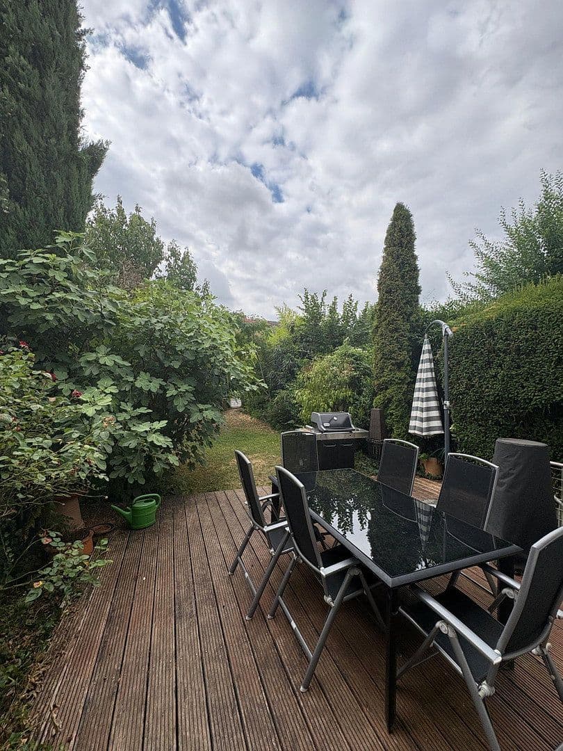 Predaj domu 120 m², pozemok 239 m², Parkstrasse 28, Kelkheim (Taunus), Hesensko Predaj domu 120 m², pozemok 239 m², Parkstrasse 28, Kelkheim (Taunus), Hesensko