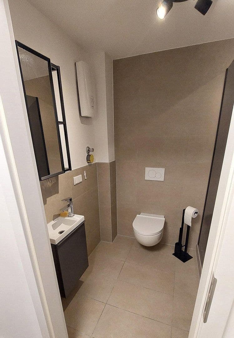Prenájom bytu 1-izbový 29 m², Mannheim, Bádensko-Wurttembersko Prenájom bytu 1-izbový 29 m², Mannheim, Bádensko-Wurttembersko
