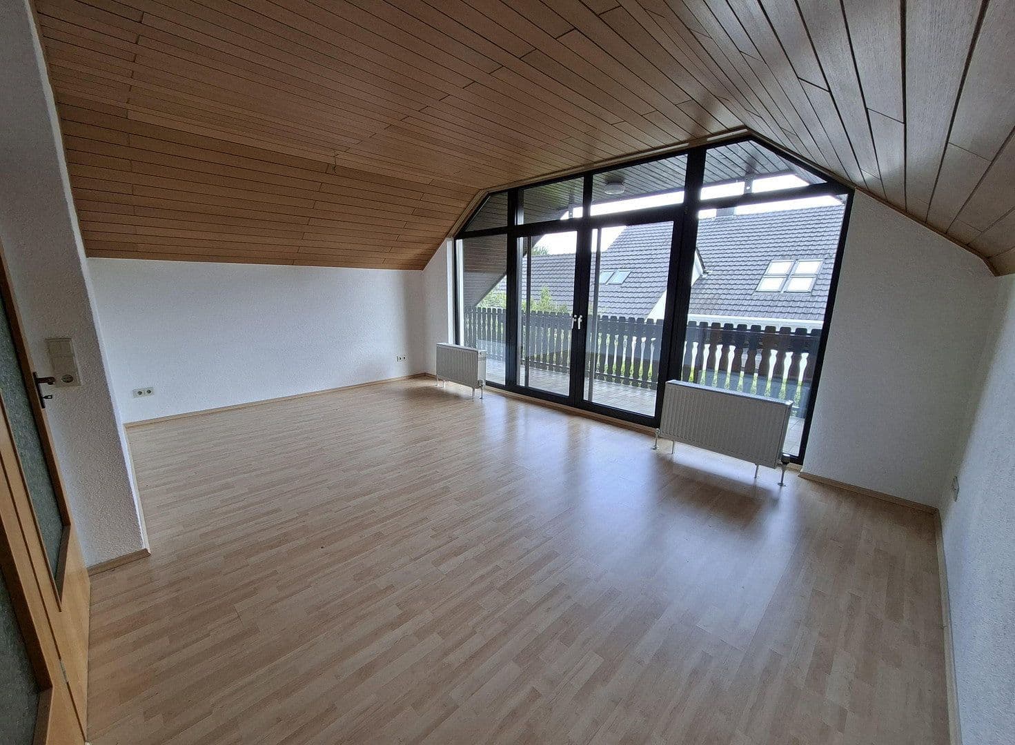 Predaj domu 244 m², pozemok 1.038 m², Dinkelsbühl, Bavorsko Predaj domu 244 m², pozemok 1.038 m², Dinkelsbühl, Bavorsko