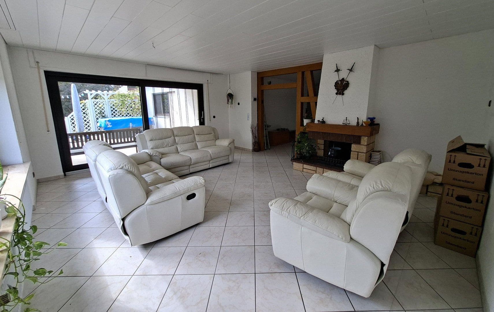 Predaj domu 244 m², pozemok 1.038 m², Dinkelsbühl, Bavorsko Predaj domu 244 m², pozemok 1.038 m², Dinkelsbühl, Bavorsko