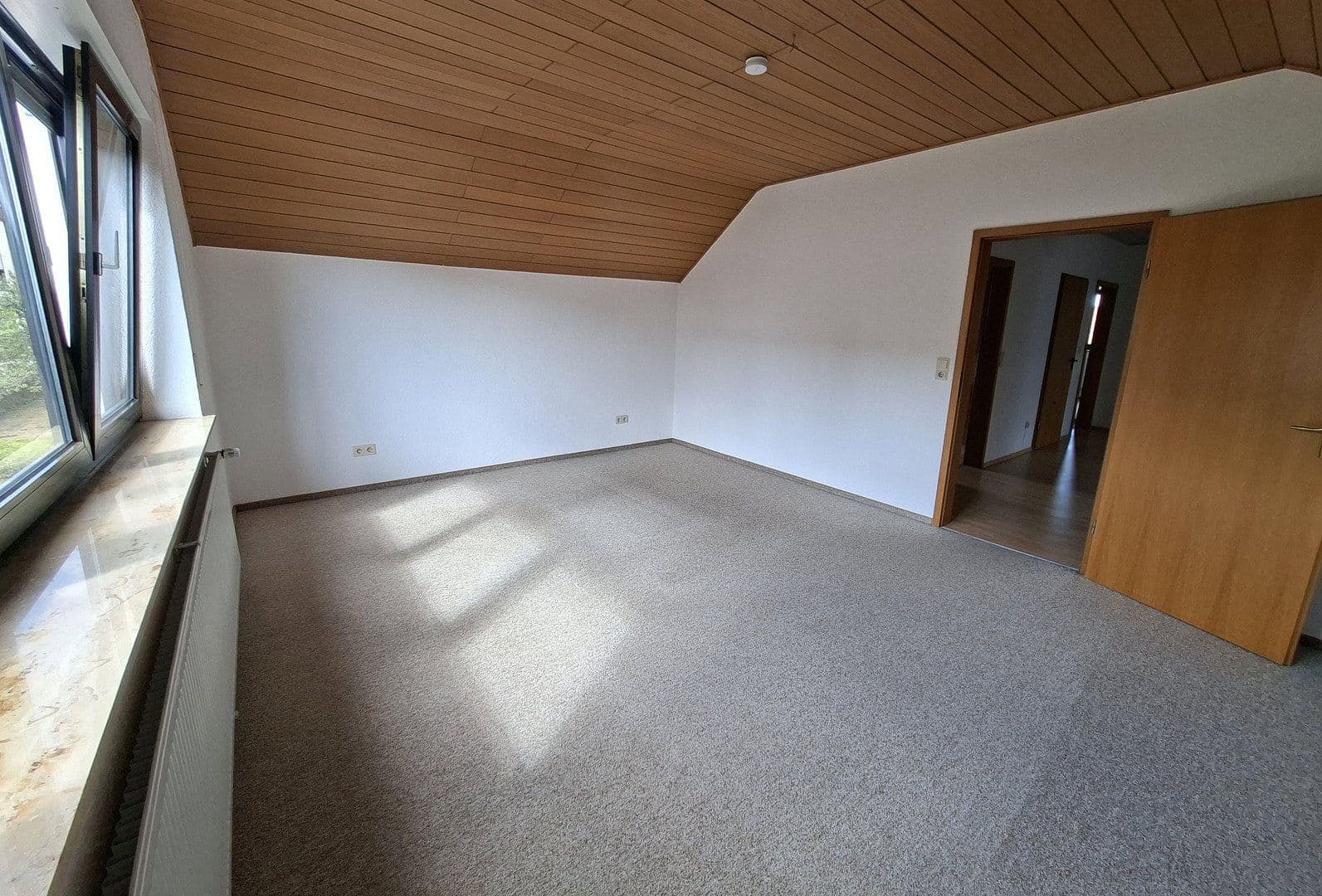 Predaj domu 244 m², pozemok 1.038 m², Dinkelsbühl, Bavorsko Predaj domu 244 m², pozemok 1.038 m², Dinkelsbühl, Bavorsko