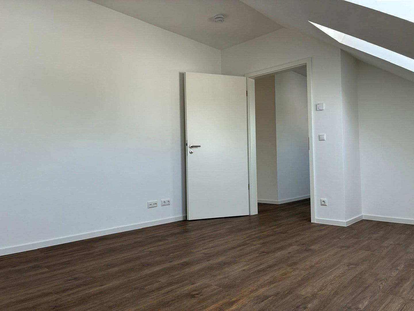 Prenájom bytu 2-izbový 70 m², Nauen, Brandenbursko Prenájom bytu 2-izbový 70 m², Nauen, Brandenbursko