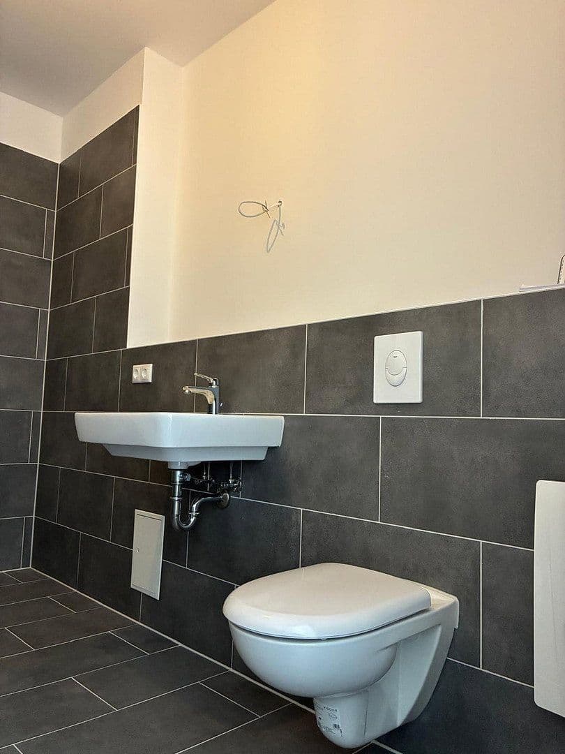 Prenájom bytu 2-izbový 70 m², Nauen, Brandenbursko Prenájom bytu 2-izbový 70 m², Nauen, Brandenbursko