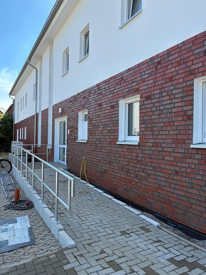Prenájom bytu 2-izbový 70 m², Nauen, Brandenbursko Prenájom bytu 2-izbový 70 m², Nauen, Brandenbursko