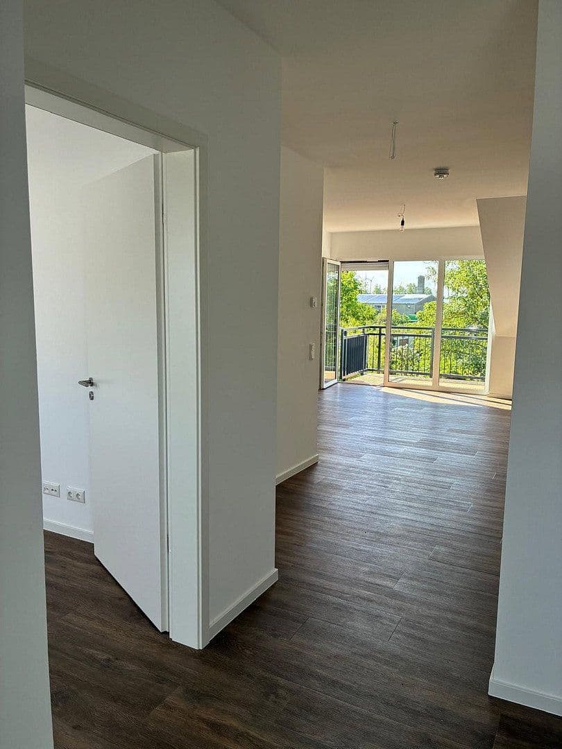 Prenájom bytu 2-izbový 70 m², Nauen, Brandenbursko Prenájom bytu 2-izbový 70 m², Nauen, Brandenbursko