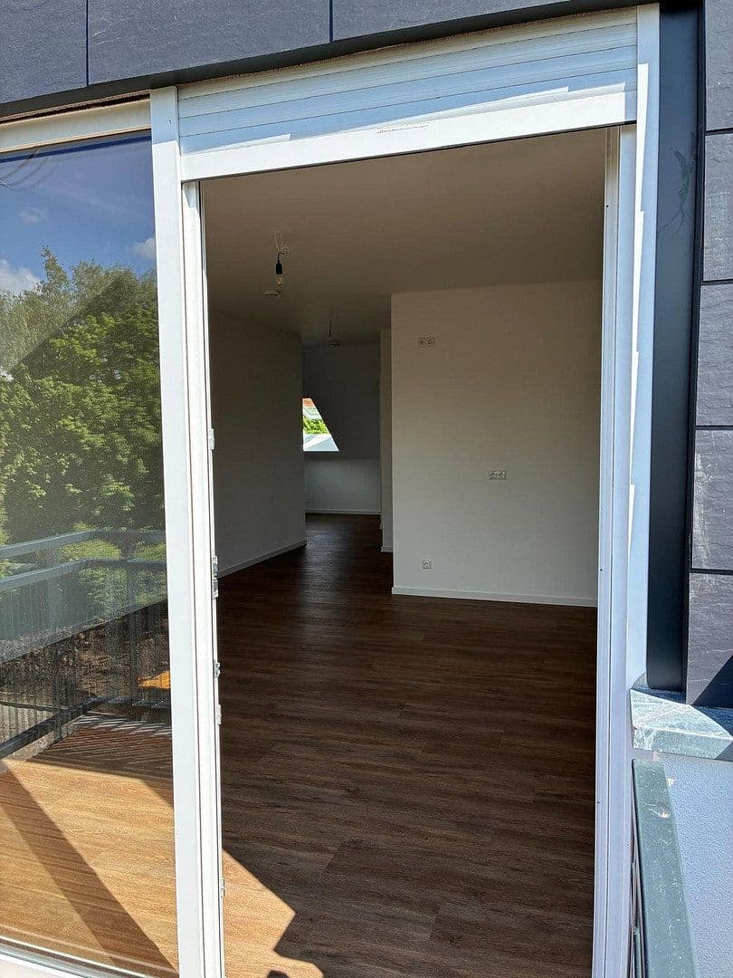 Prenájom bytu 2-izbový 70 m², Nauen, Brandenbursko Prenájom bytu 2-izbový 70 m², Nauen, Brandenbursko