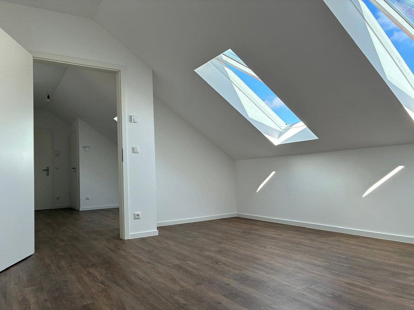 Prenájom bytu 2-izbový 70 m², Nauen, Brandenbursko Prenájom bytu 2-izbový 70 m², Nauen, Brandenbursko