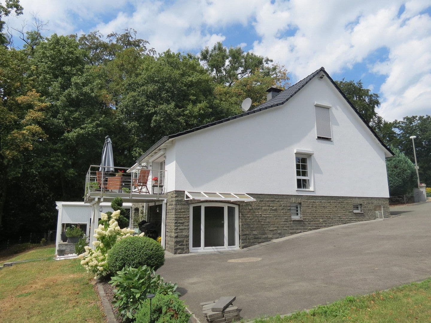 Predaj domu 145 m², pozemok 1.004 m², Remscheid, Severné Porýnie - Westfálsko Predaj domu 145 m², pozemok 1.004 m², Remscheid, Severné Porýnie - Westfálsko