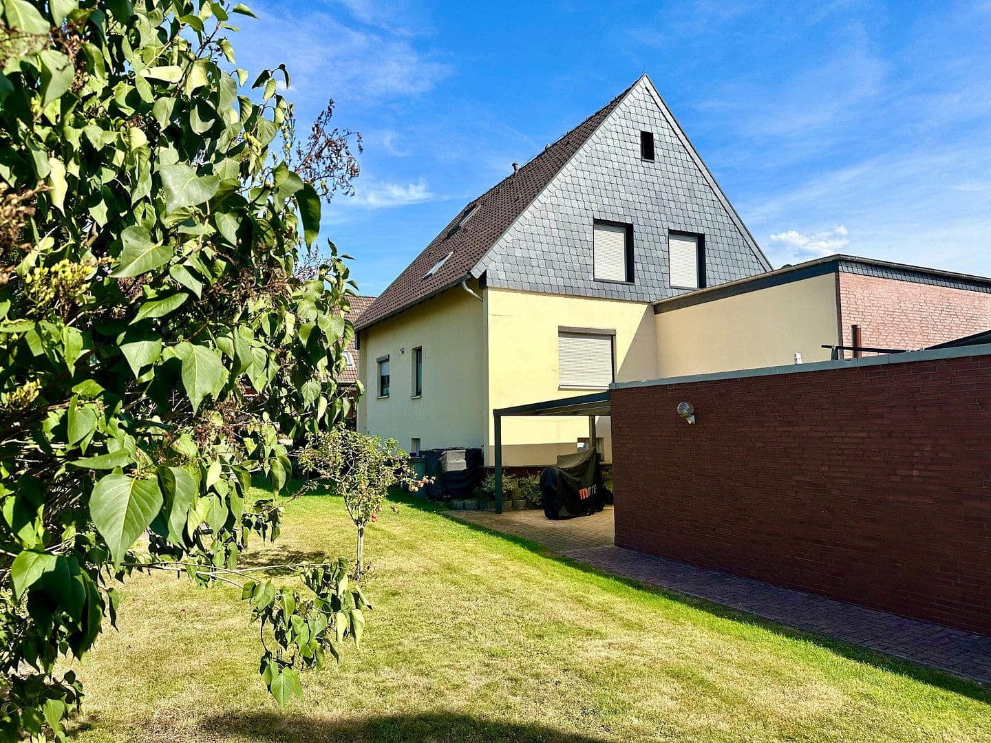 Predaj domu 160 m², pozemok 859 m², Drosselstraße 8, Neustadt am Rübenberge, Dolné Sasko Predaj domu 160 m², pozemok 859 m², Drosselstraße 8, Neustadt am Rübenberge, Dolné Sasko