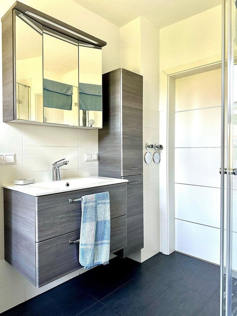Predaj domu 160 m², pozemok 859 m², Drosselstraße 8, Neustadt am Rübenberge, Dolné Sasko Predaj domu 160 m², pozemok 859 m², Drosselstraße 8, Neustadt am Rübenberge, Dolné Sasko