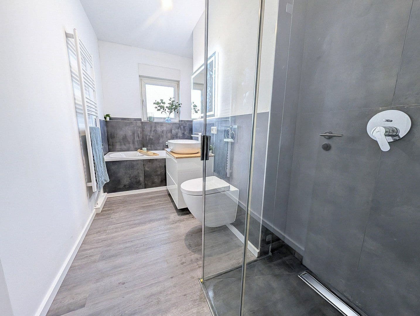 Predaj bytu 4-izbový 92 m², Berlin, Berlín Predaj bytu 4-izbový 92 m², Berlin, Berlín