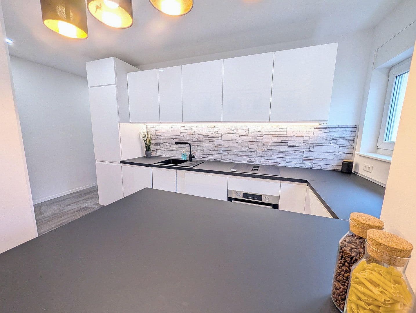 Predaj bytu 4-izbový 92 m², Berlin, Berlín Predaj bytu 4-izbový 92 m², Berlin, Berlín