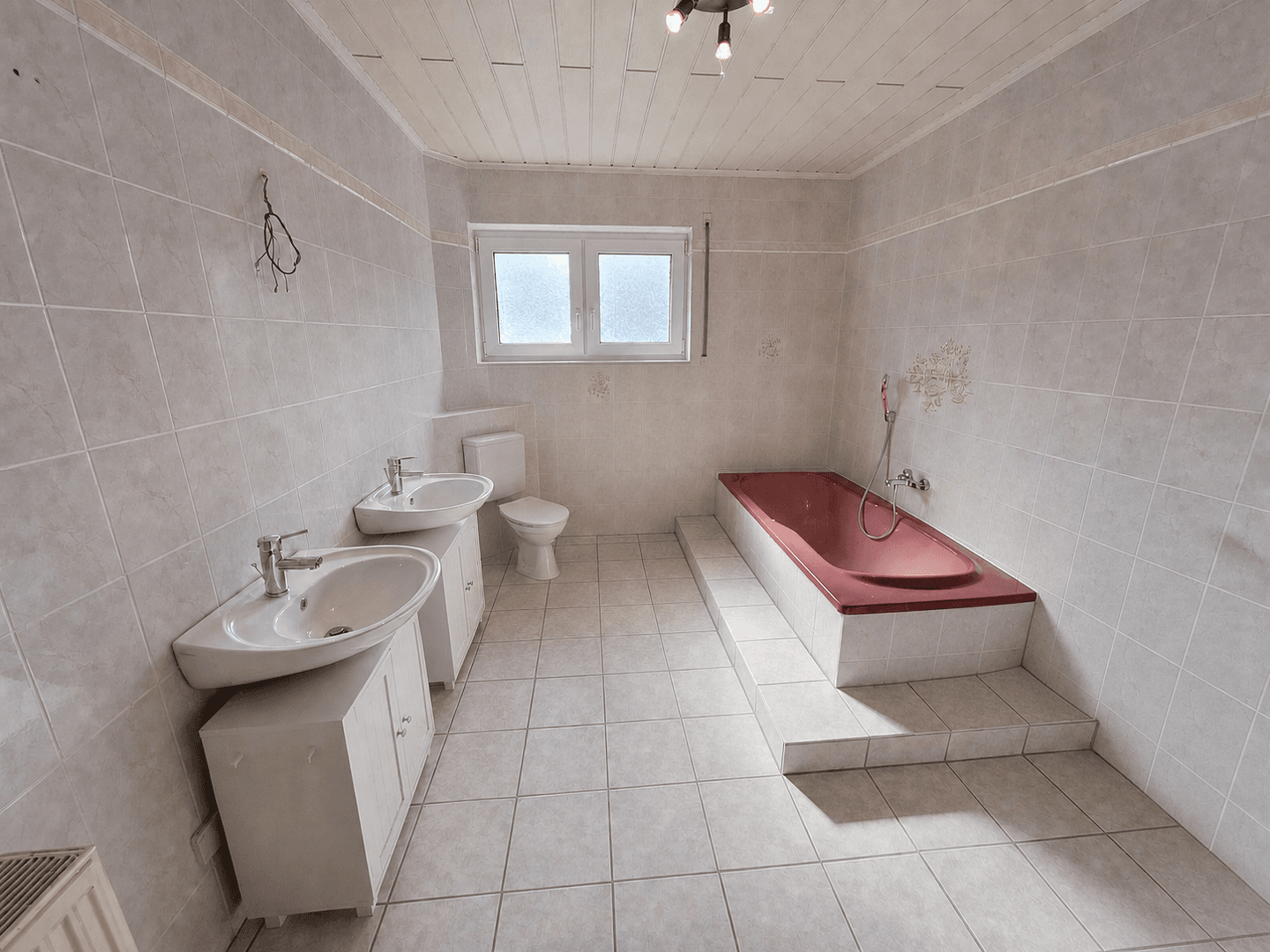 Prenájom bytu 4-izbový 125 m², Neuberg, Hesensko Prenájom bytu 4-izbový 125 m², Neuberg, Hesensko