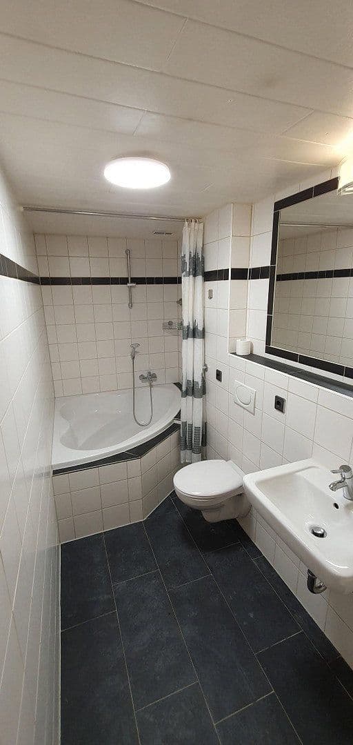 Prenájom bytu 3-izbový 55 m², Mönchengladbach, Severné Porýnie - Westfálsko Prenájom bytu 3-izbový 55 m², Mönchengladbach, Severné Porýnie - Westfálsko