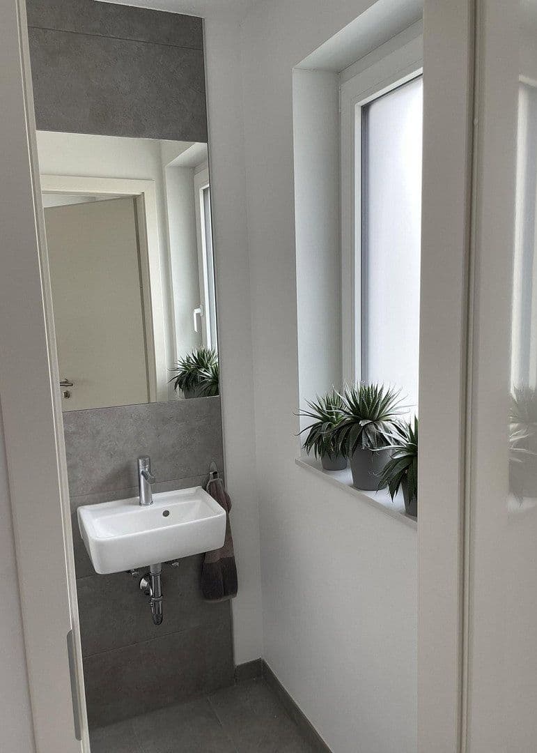 Prenájom domu 165 m², pozemok 289 m², Kaiserslautern, Porýnie-Falcko Prenájom domu 165 m², pozemok 289 m², Kaiserslautern, Porýnie-Falcko