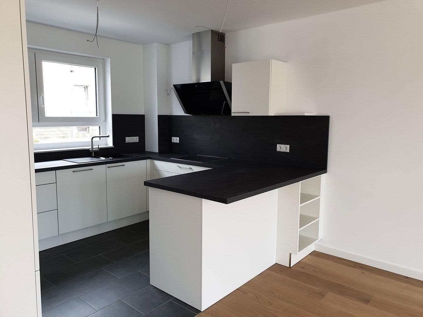 Prenájom domu 165 m², pozemok 289 m², Kaiserslautern, Porýnie-Falcko Prenájom domu 165 m², pozemok 289 m², Kaiserslautern, Porýnie-Falcko