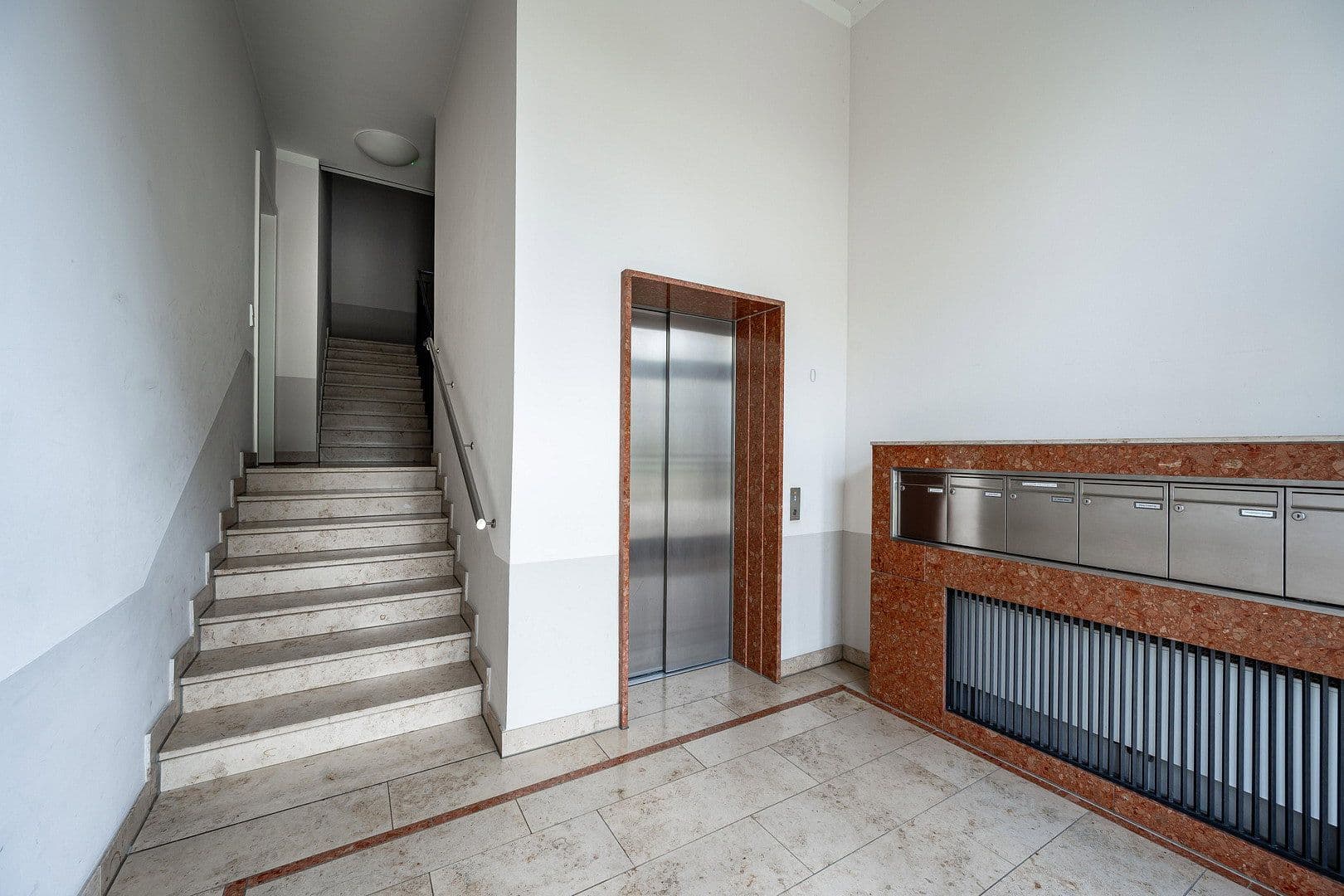 Predaj bytu 5-izbový 199 m², Düsseldorf, Severné Porýnie - Westfálsko Predaj bytu 5-izbový 199 m², Düsseldorf, Severné Porýnie - Westfálsko