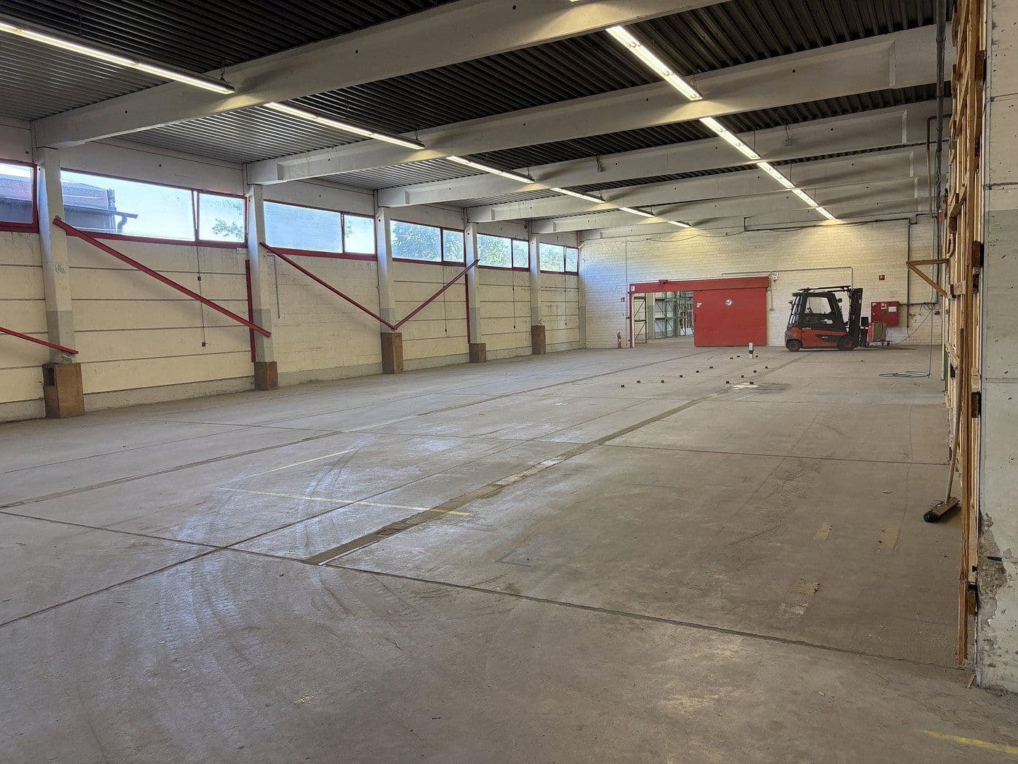 Prenájom nebytového priestoru 1.400 m², Birkenweiherstraße 17, Langenselbold, Hesensko Prenájom nebytového priestoru 1.400 m², Birkenweiherstraße 17, Langenselbold, Hesensko
