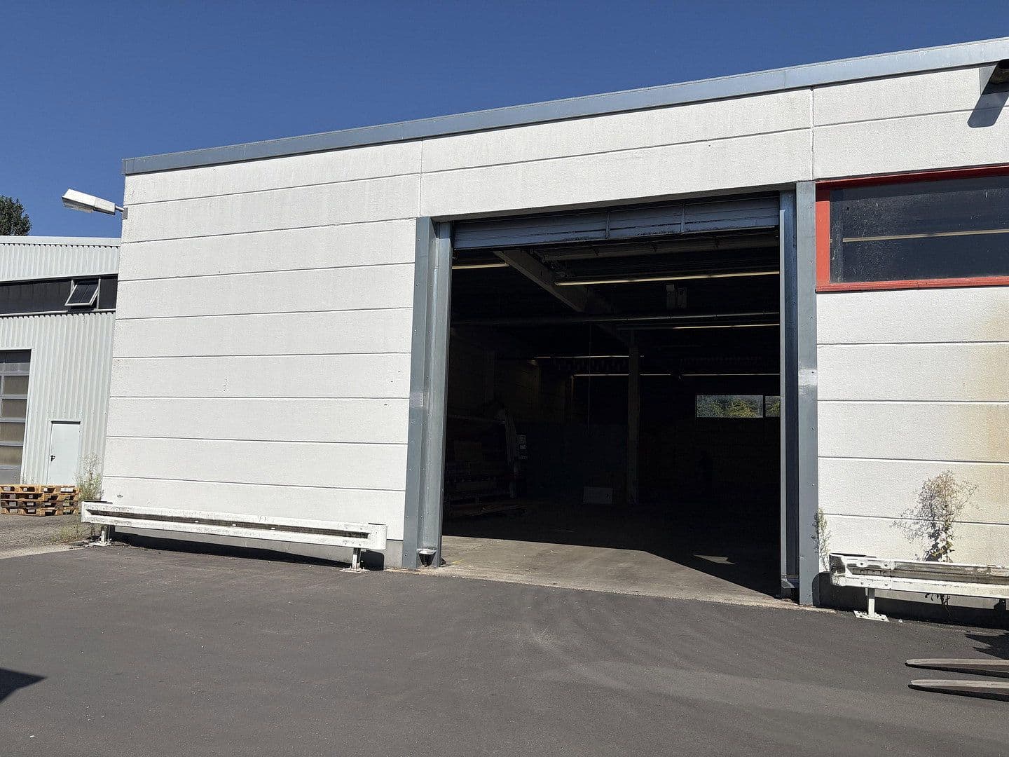 Prenájom nebytového priestoru 1.400 m², Birkenweiherstraße 17, Langenselbold, Hesensko Prenájom nebytového priestoru 1.400 m², Birkenweiherstraße 17, Langenselbold, Hesensko