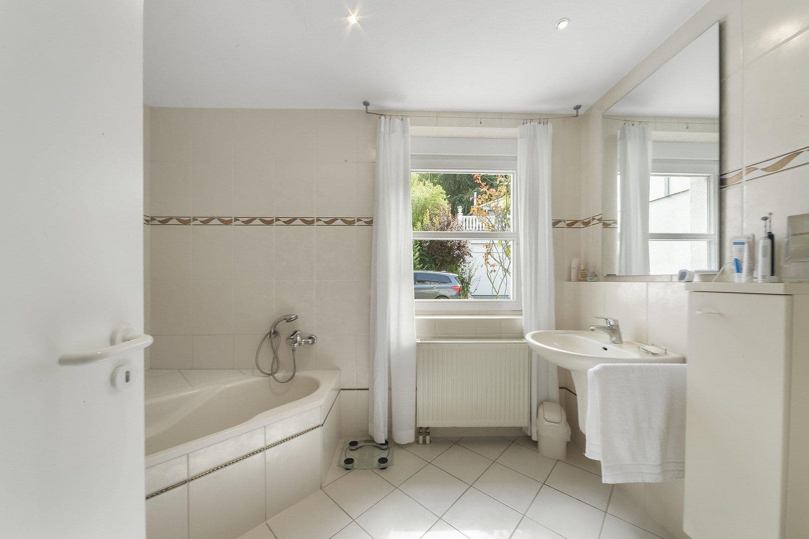 Predaj domu 204 m², pozemok 894 m², Northeim, Dolné Sasko Predaj domu 204 m², pozemok 894 m², Northeim, Dolné Sasko