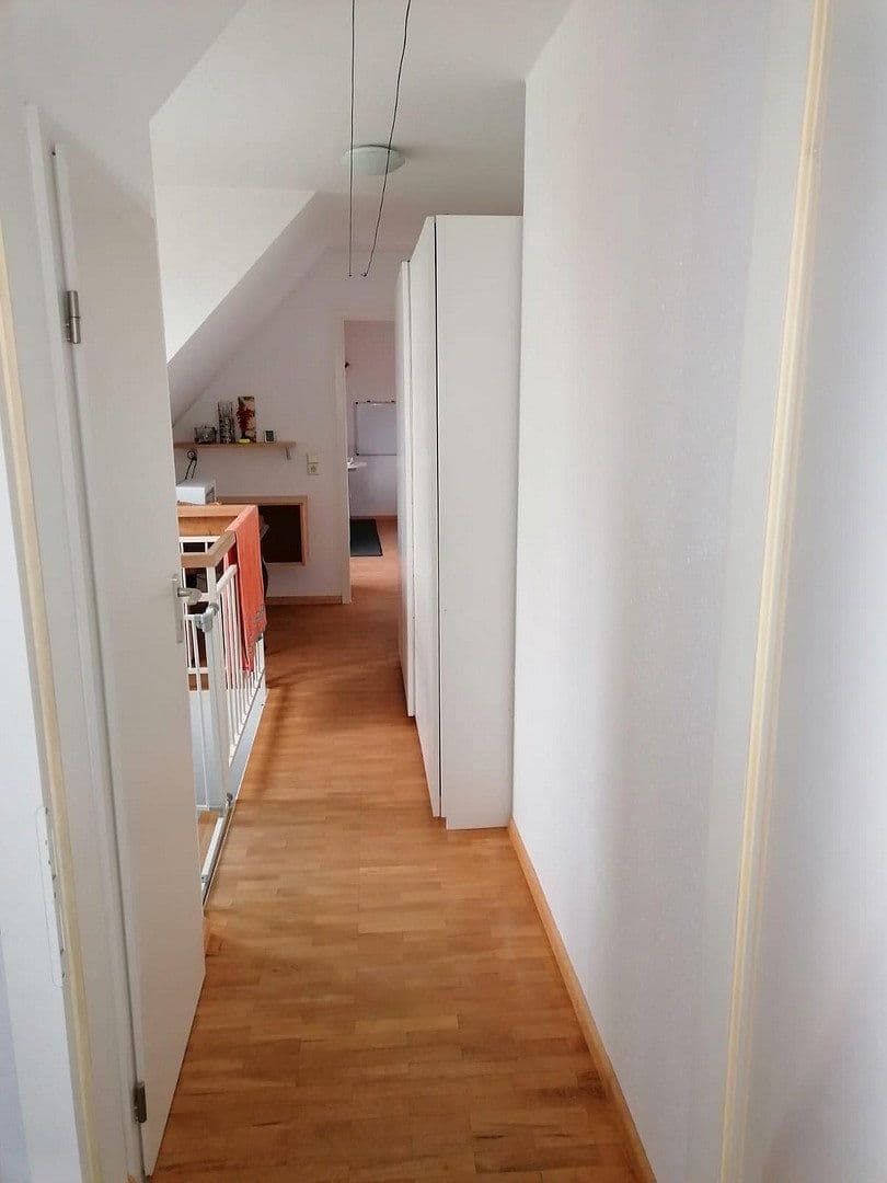 Prenájom bytu 3-izbový 106 m², Malteserordensstraße 4, Freiburg, Bádensko-Wurttembersko Prenájom bytu 3-izbový 106 m², Malteserordensstraße 4, Freiburg, Bádensko-Wurttembersko