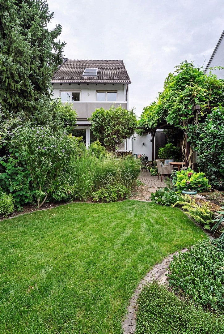 Predaj domu 153 m², pozemok 341 m², Joh.-Seb.-Bach-Straße 10a, Plankstadt, Bádensko-Wurttembersko Predaj domu 153 m², pozemok 341 m², Joh.-Seb.-Bach-Straße 10a, Plankstadt, Bádensko-Wurttembersko