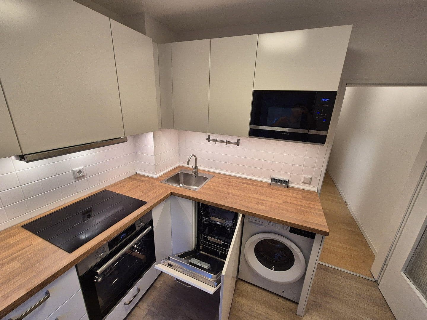 Prenájom bytu 1-izbový 50 m², Düsseldorferstr. 19, Nürnberg, Bavorsko Prenájom bytu 1-izbový 50 m², Düsseldorferstr. 19, Nürnberg, Bavorsko