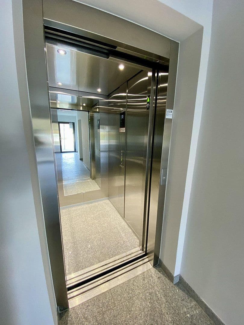 Prenájom bytu 2-izbový 75 m², Weyerstraße 45, Solingen, Severné Porýnie - Westfálsko Prenájom bytu 2-izbový 75 m², Weyerstraße 45, Solingen, Severné Porýnie - Westfálsko