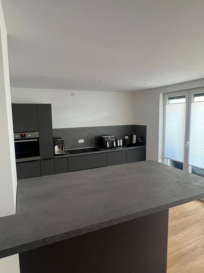 Prenájom bytu 2-izbový 75 m², Weyerstraße 45, Solingen, Severné Porýnie - Westfálsko Prenájom bytu 2-izbový 75 m², Weyerstraße 45, Solingen, Severné Porýnie - Westfálsko