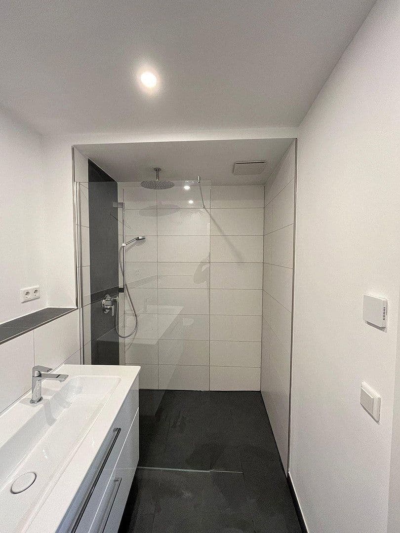 Prenájom bytu 2-izbový 75 m², Weyerstraße 45, Solingen, Severné Porýnie - Westfálsko Prenájom bytu 2-izbový 75 m², Weyerstraße 45, Solingen, Severné Porýnie - Westfálsko