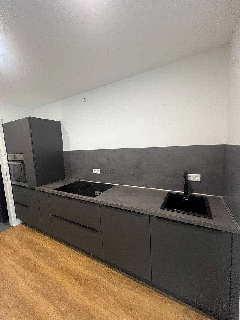 Prenájom bytu 2-izbový 75 m², Weyerstraße 45, Solingen, Severné Porýnie - Westfálsko Prenájom bytu 2-izbový 75 m², Weyerstraße 45, Solingen, Severné Porýnie - Westfálsko