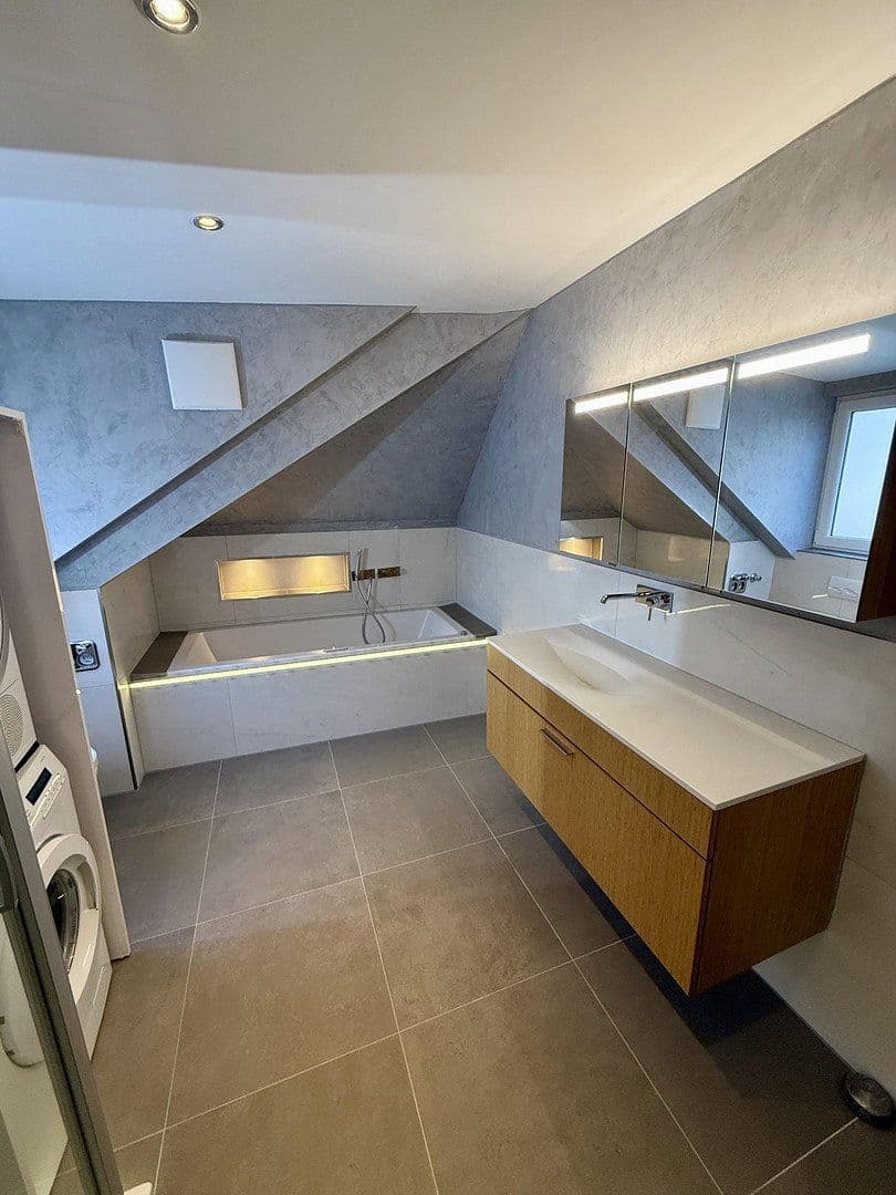 Prenájom bytu 3-izbový 72 m², Ludwigstraße 110A, Stuttgart, Bádensko-Wurttembersko Prenájom bytu 3-izbový 72 m², Ludwigstraße 110A, Stuttgart, Bádensko-Wurttembersko
