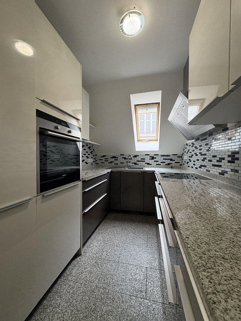 Prenájom bytu 3-izbový 72 m², Ludwigstraße 110A, Stuttgart, Bádensko-Wurttembersko Prenájom bytu 3-izbový 72 m², Ludwigstraße 110A, Stuttgart, Bádensko-Wurttembersko