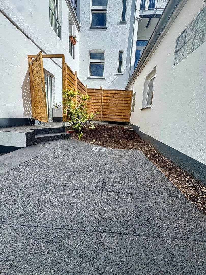 Prenájom bytu 2-izbový 65 m², Birkenstraße 149, Düsseldorf, Severné Porýnie - Westfálsko Prenájom bytu 2-izbový 65 m², Birkenstraße 149, Düsseldorf, Severné Porýnie - Westfálsko